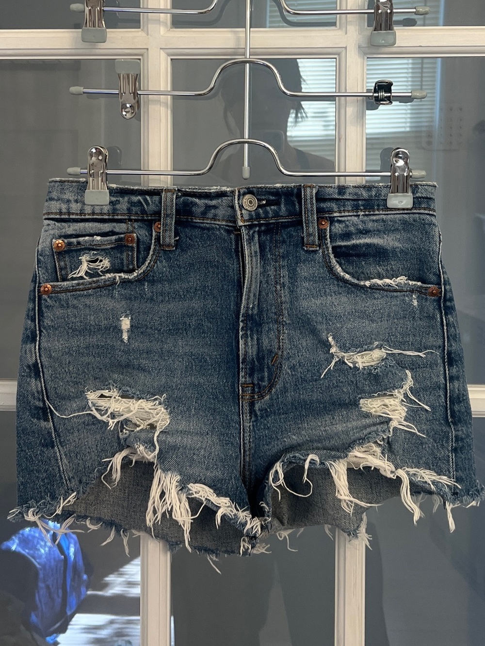 ABERCROMBIE & FITCH Women’s Distressed Denim High Rise Mom Shorts Size 25